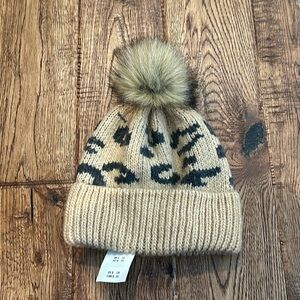 New! Cozy leopard winter hat with faux fur Pom Pom